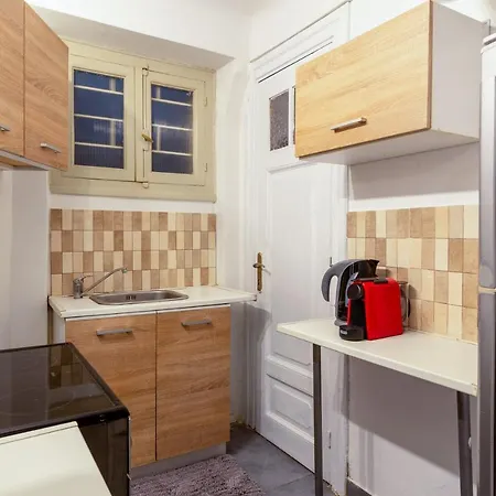 Central Apartment In The Heart Of Historic Center Atene Esterno foto