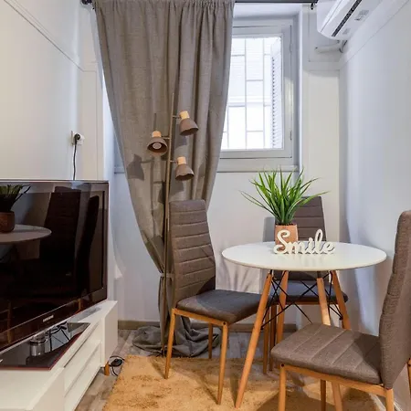 Central Apartment In The Heart Of Historic Center Atene Esterno foto
